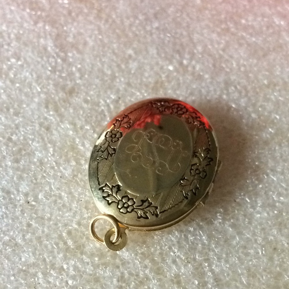 Locket Pendent - image 4